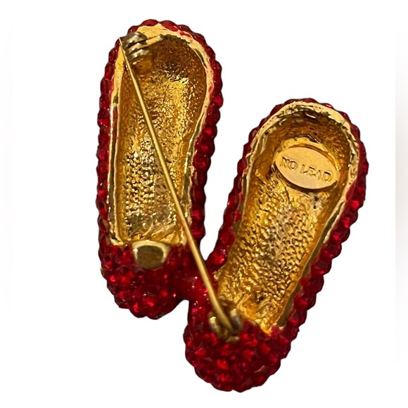 🌻Ruby Red Slippers Pin - Picture 2 of 4